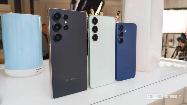 Samsung Galaxy S26 mot Galaxy S25: Vad har ändrats och vilken bör du köpa? Samsung S26 vs S25 svenskar